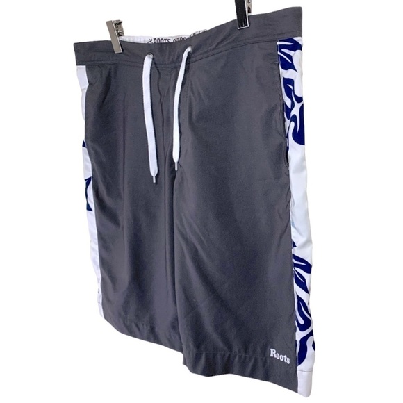 𝅺roots Gray White Board Shorts Drawstring Waist 4 Pockets Bermudas Size Large - Picture 2 of 8